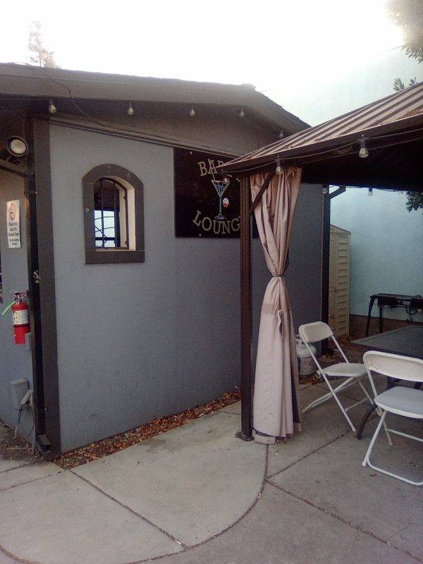 Babe's Lounge